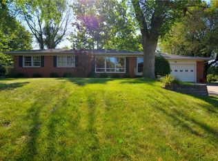 6 Woodland Dr, Forsyth, IL 62535