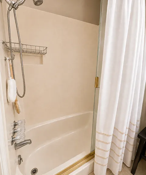 15133 Dickens Ave — Photo 5