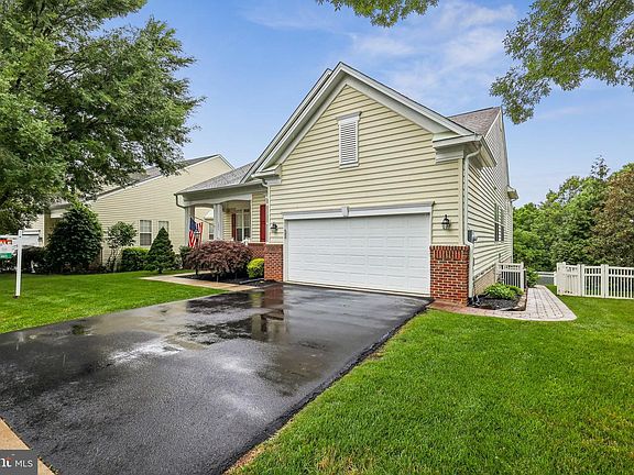 3rd image of 12975 Dunbarton Dr