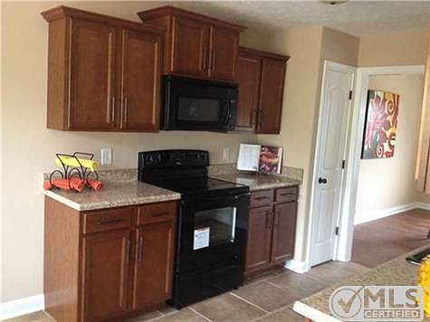 3rd image of 331 Plantation Dr