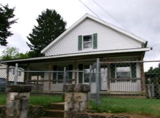 200 Little Vine Dr, Beaver, WV 25813