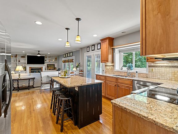 4th image of 1404 Glenview Dr