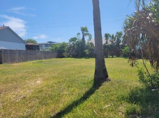 16 Nassau Dr, Rockport, TX 78382