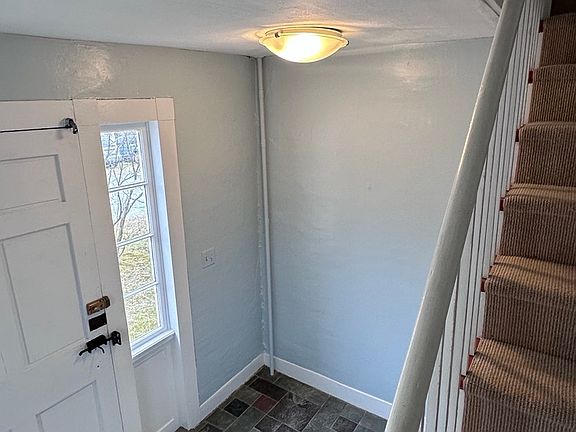 Private entry to apartment