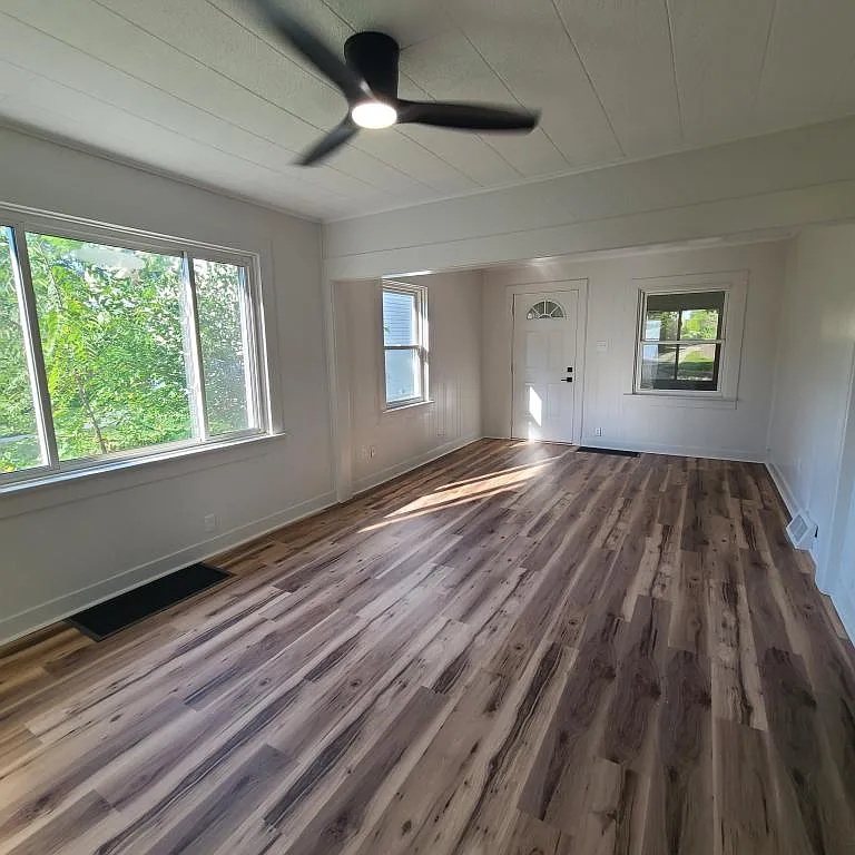2728 Crescent Ave — Photo 3
