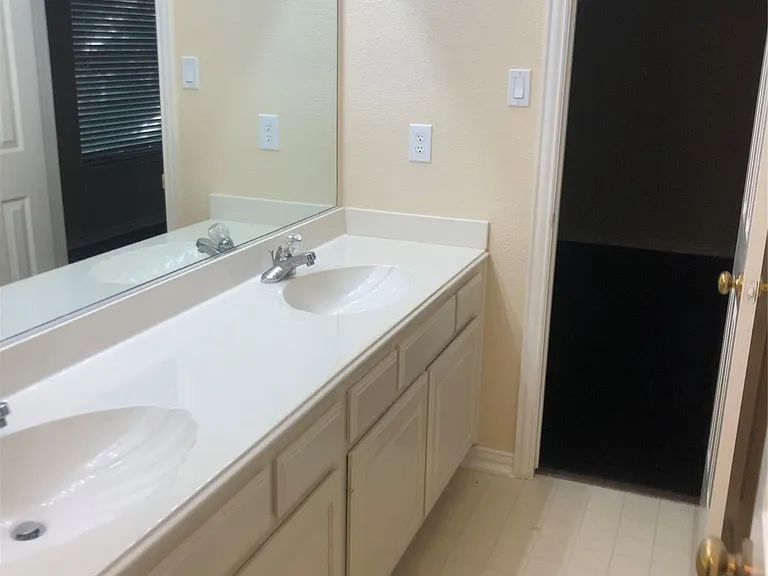 3828 Elgin Dr — Photo 11