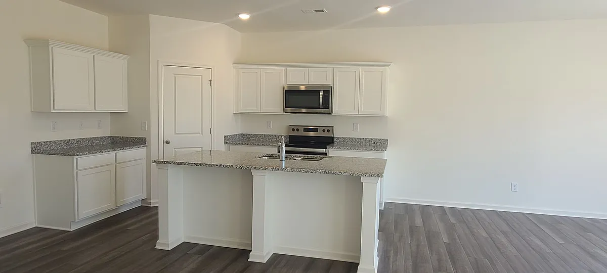 Building Photo - 132 Verona Dr