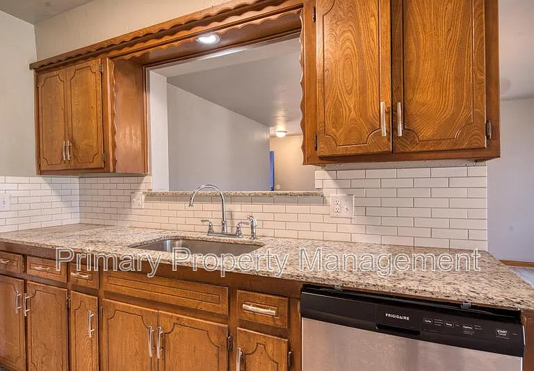 303 Kimberly Ln — Photo 6