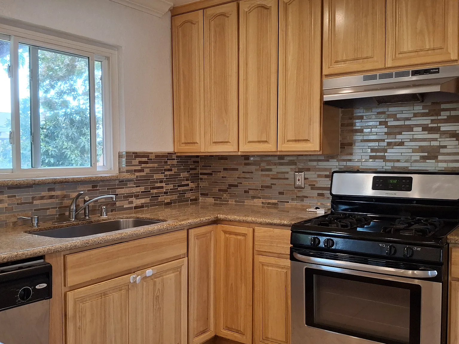 3 bed, 1148 sqft, $3,800 — Photo 3