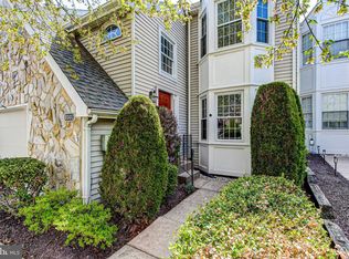 8002 Birdie Ln, Doylestown, PA 18901