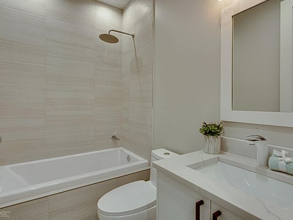 5th image of 1542 N Hudson Ave #2R