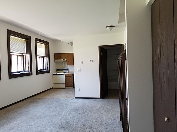 5th image of 713 Madison St #106