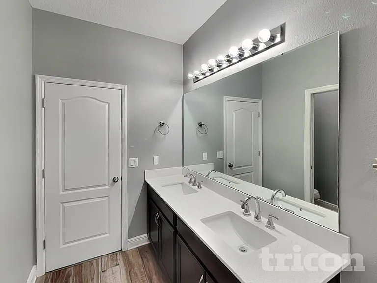 1842 Castleton Dr — Photo 8