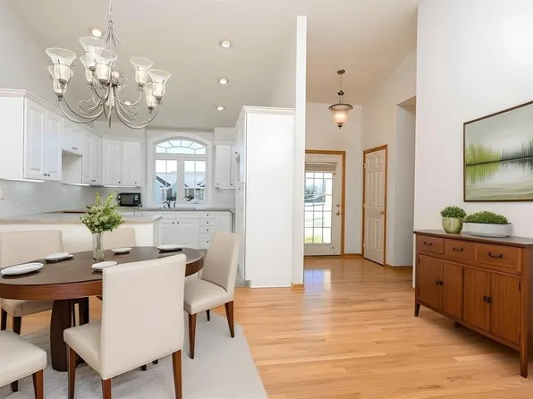 1815 SE Hickory Cir, Waukee, IA 50263