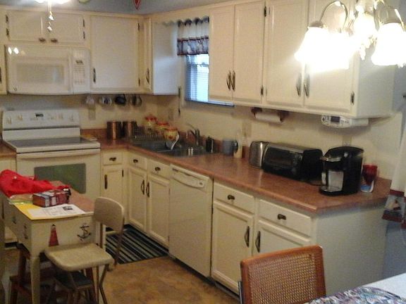 3rd image of 5434 Maple Canyon Ave