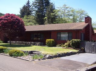 3125 Maple Dr, Reedsport, OR 97467
