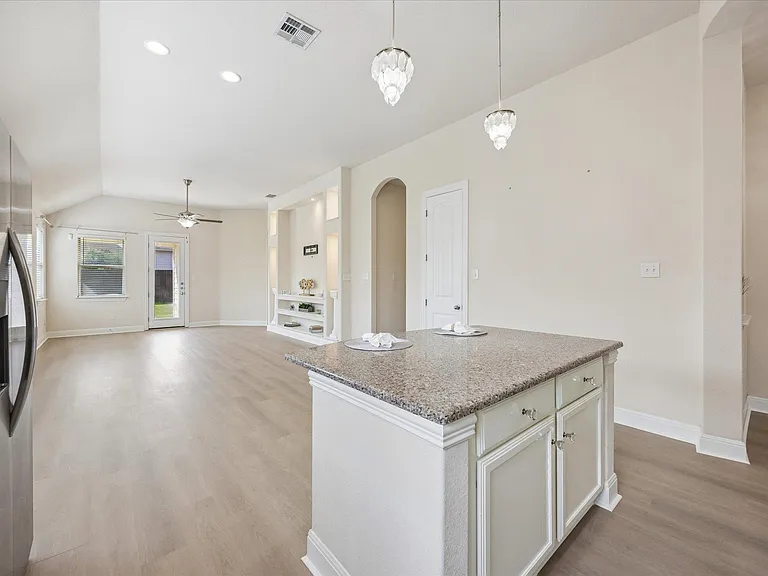 232 Natchez Dr — Photo 13