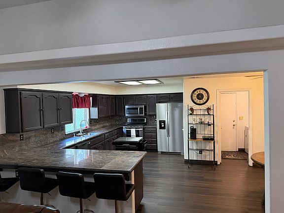 5th image of 3383 N Forestiere Ave