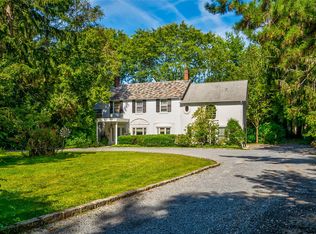 10 Hemlock Ct, Oyster Bay, NY 11771