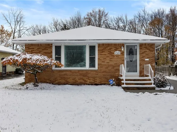 23402 Vera St, Warrensville Heights, OH 44128