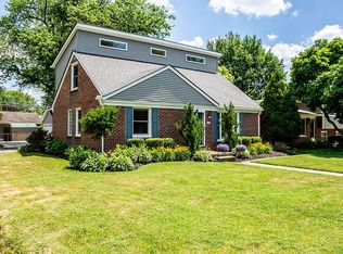 1837 Beverly Ave, Sylvan Lake, MI 48320