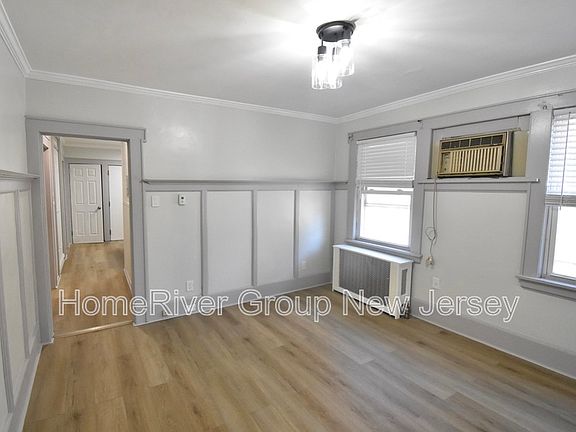 5th image of 378 Boyden Ave Unit 1