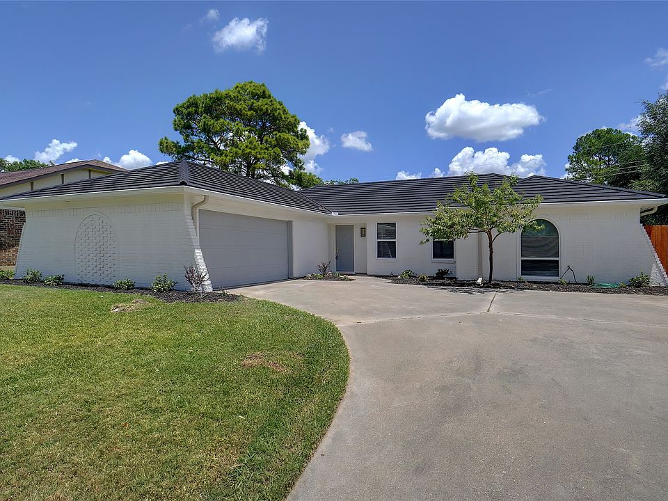 1st image of 3304 Robinhood Ct