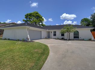 3304 Robinhood Ct, Bedford, TX 76021