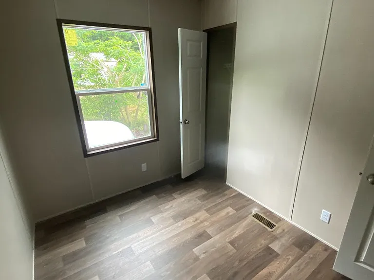 149 Fredrick St S — Photo 11