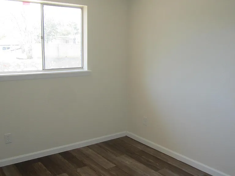 305 Corvena Way — Photo 35