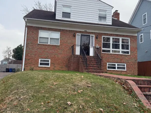 2404 1st Rd S, Arlington, VA 22204