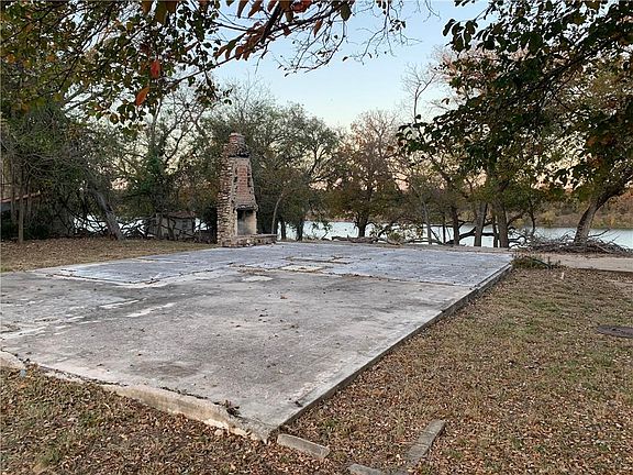 4th image of 3705 Lakeview Dr