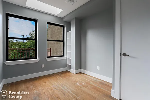 Rented by Brooklyn Group | media 7