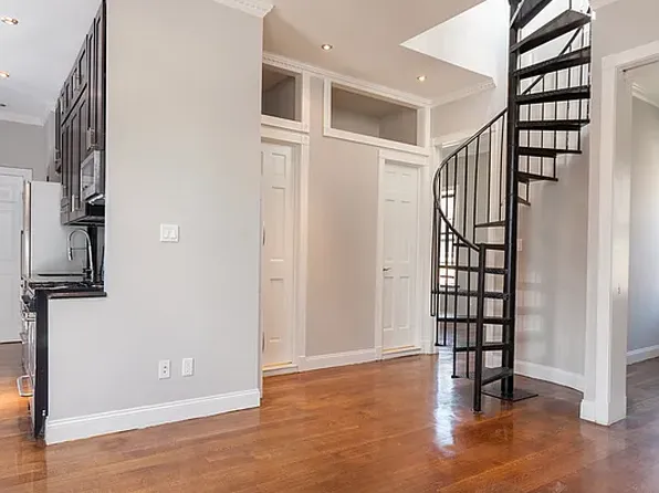 338 East 100th Street 6B image 2 of 8