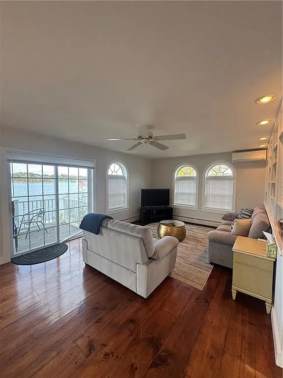 3 bed, 1904 sqft, $4,200 — Photo 3