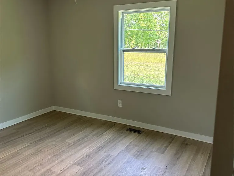 982 Webb Cir — Photo 15