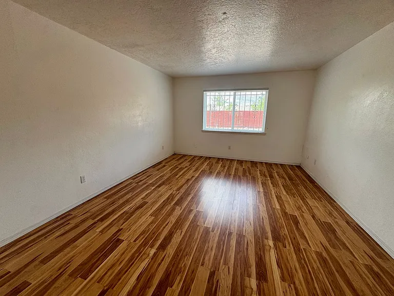 7133 Loma Del Norte Rd NE — Photo 3