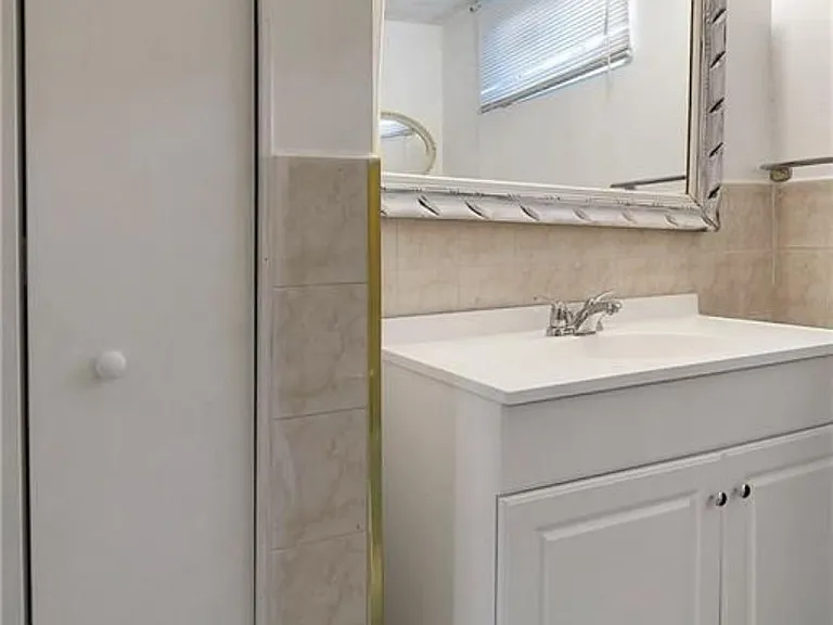 1430 Upper Gage Ave — Photo 6
