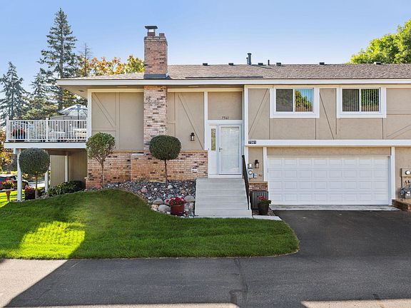 3rd image of 7561 Zinnia Way