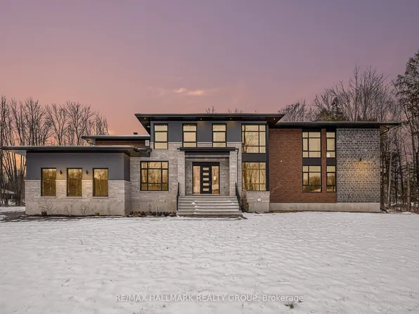 132 Robert Taite Dr, Ottawa, ON K4C 0B1