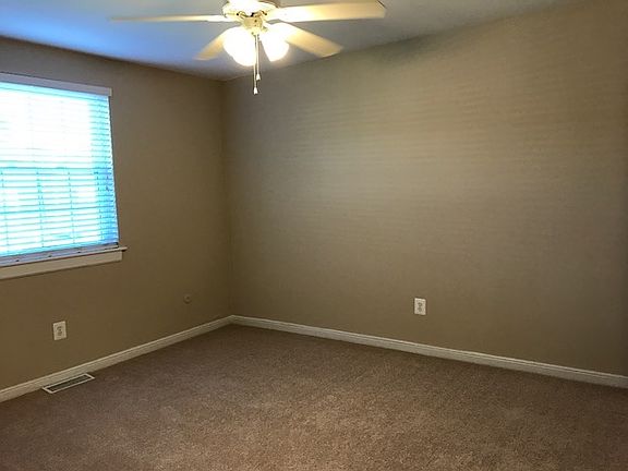 2nd image of 333 Dover Ct