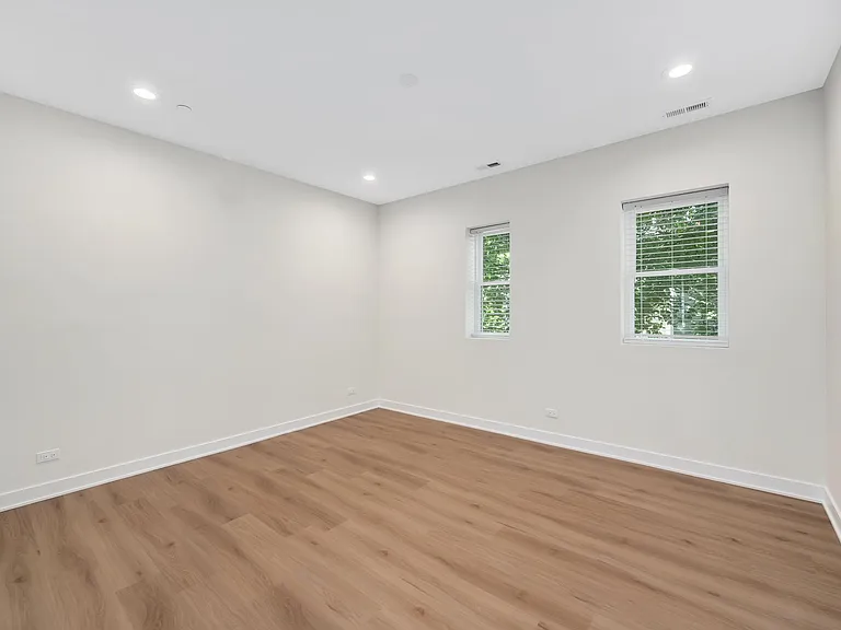 1111 Erie St #2 — Photo 8