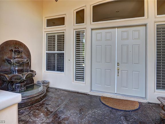 5th image of 2655 Thurman Ave