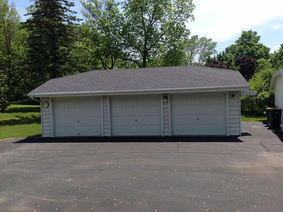 202 Kettle Moraine Dr N, Slinger, WI 53086 Zillow