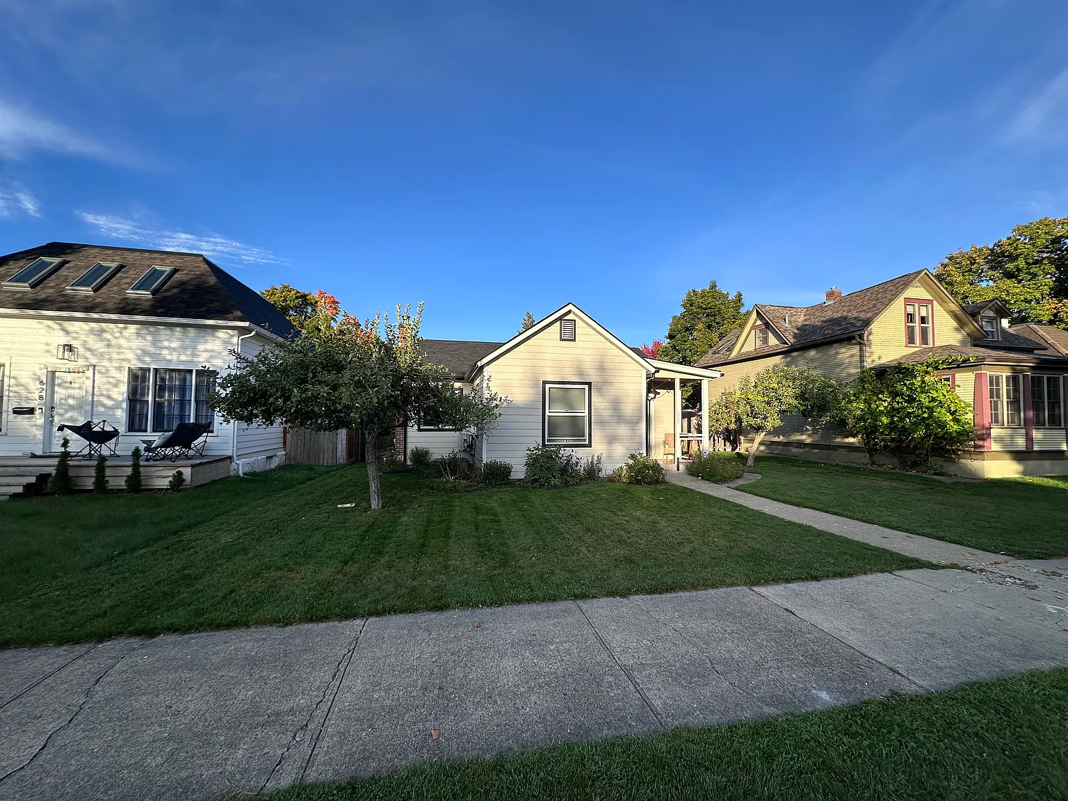 3 bed, 1145 sqft, $2,700 — Photo 2