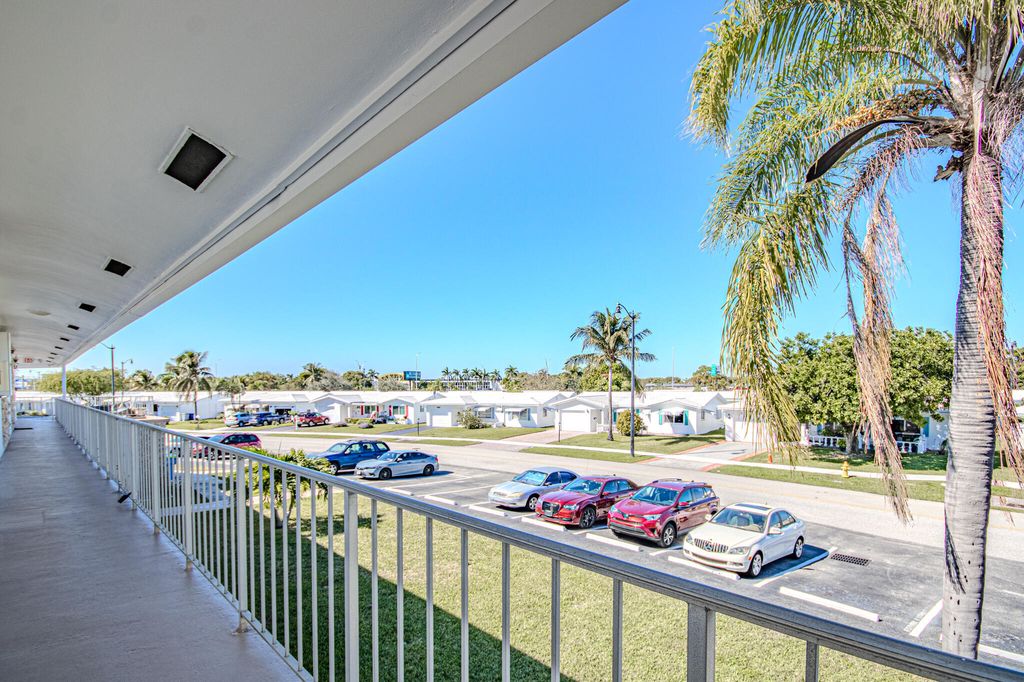 2850 W GOLF Boulevard #210, photo 5