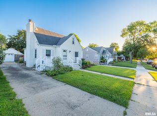 908 Chestnut St, Pekin, IL 61554