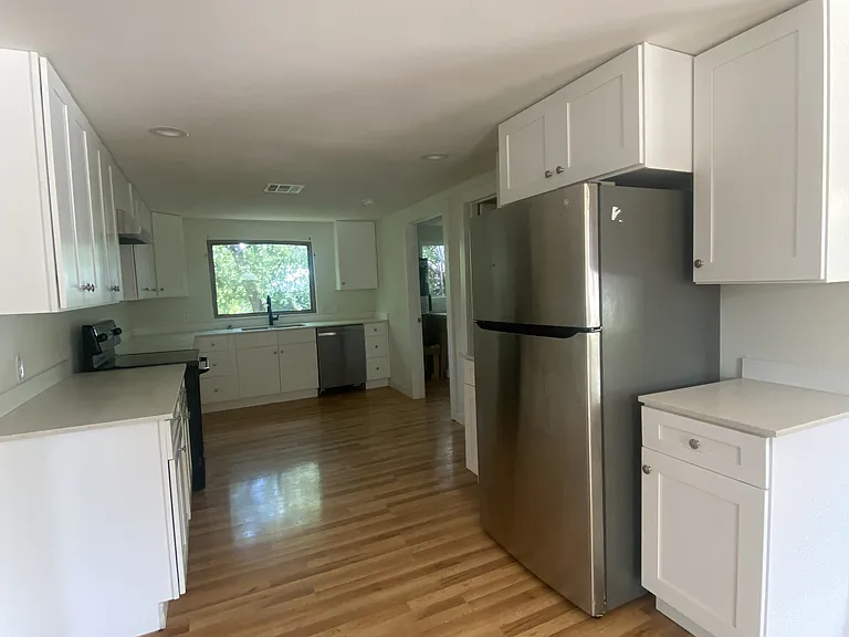 201 Harmons Way #B — Photo 6