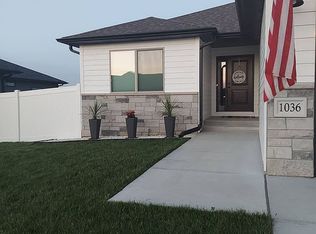 1036 N 107th St, Lincoln, NE 68527