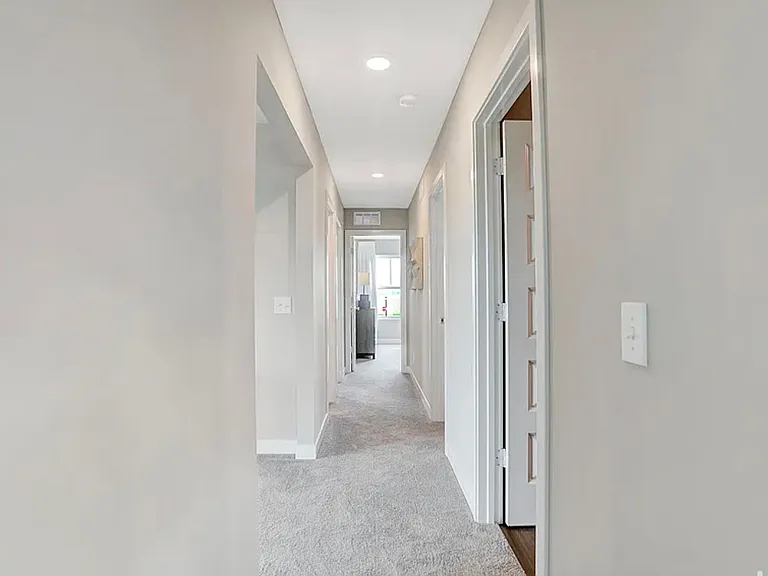 3793 Canterbury Dr — Photo 6